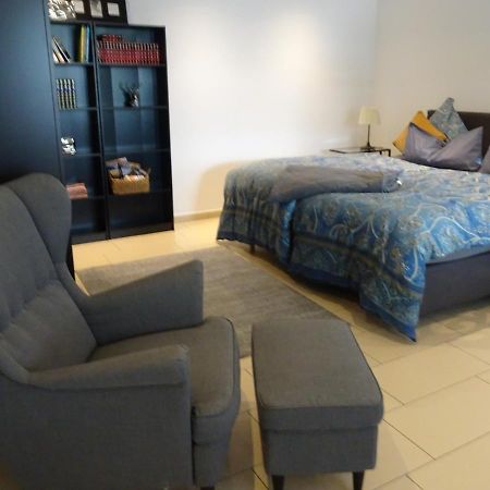 Schoene Ferienwohnung 2,5 Zimmer In Stadtnaehe Mit Eigenem Hofgarten Балинген Екстериор снимка